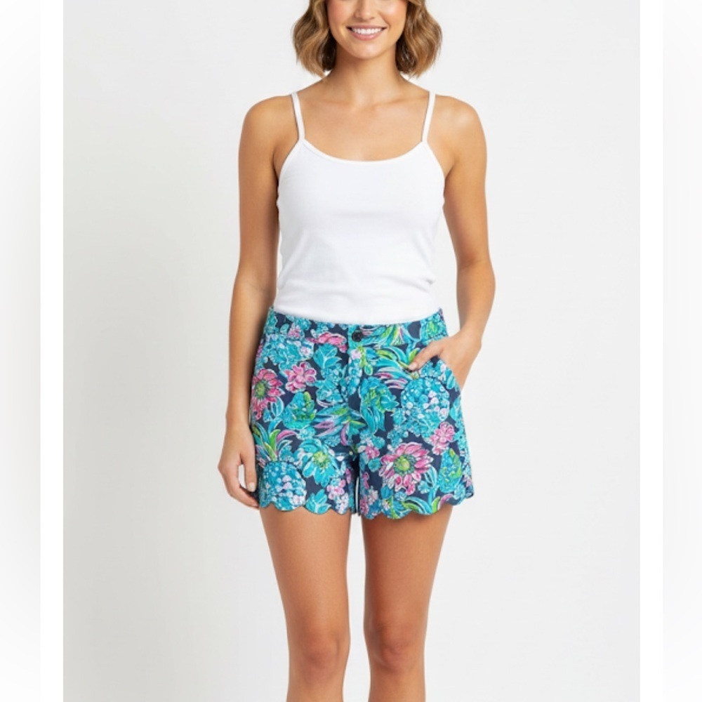 Lilly Pulitzer scalloped blue floral and pineapples stretch short size 2